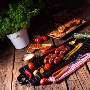 Domates Bruschetta ile Chili chorizo sosis