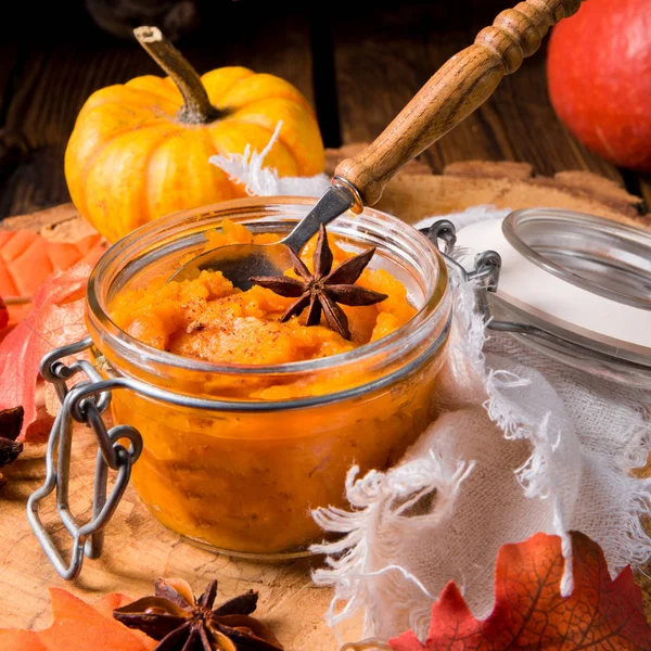 bir sonbahar rustik Konserve Kabak,