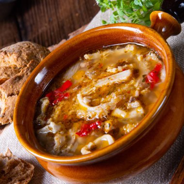 Kırmızı biberile Rustik Baharatlı işkembe çorbası.