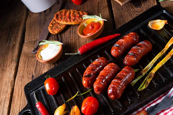 Domates Bruschetta ile Chili chorizo sosis