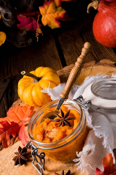 bir sonbahar rustik Konserve Kabak,