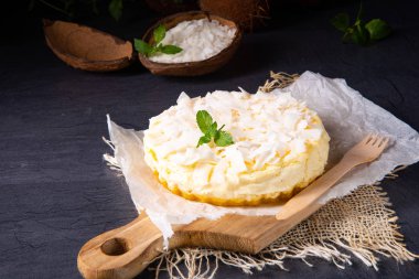 teneke basit bir kuark hindistan cevizi kek