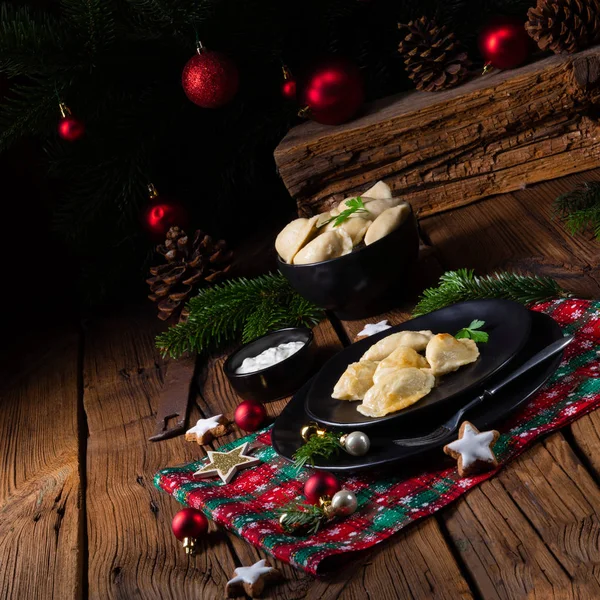 Polish Christmas pierogi with sauerkraut and mushrooms — Stock Photo, Image