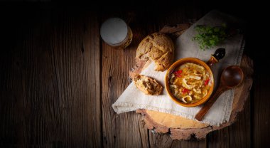 Kırmızı biberli baharatlı işkembe çorbası..