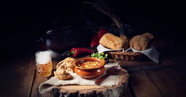 Sopa de tripe picante com páprica vermelha. — Fotografia de Stock