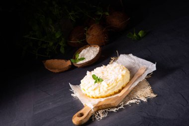 teneke basit bir kuark hindistan cevizi kek