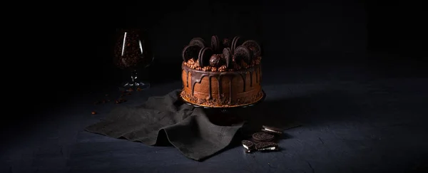 Vynikající čokoládový koláč se sušenkami — Stock fotografie