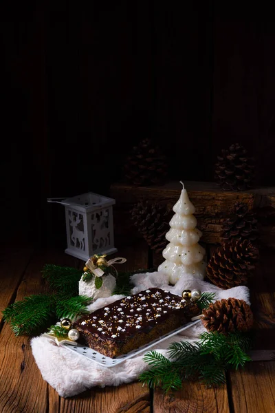 Christmas poppy cake with chocolate. — Stock Photo, Image