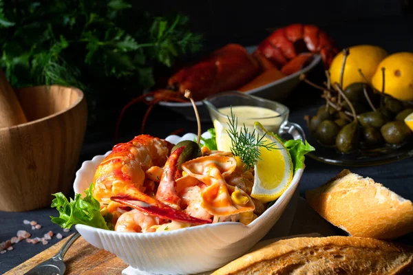 Lagosta Salada Caranguejo Com Massa — Fotografia de Stock