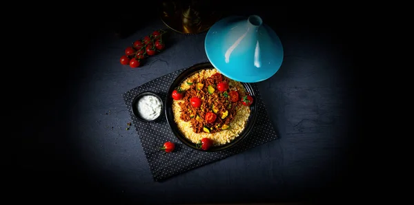 Tomatbulgur Med Grönsaker Och Malet Kött — Stockfoto