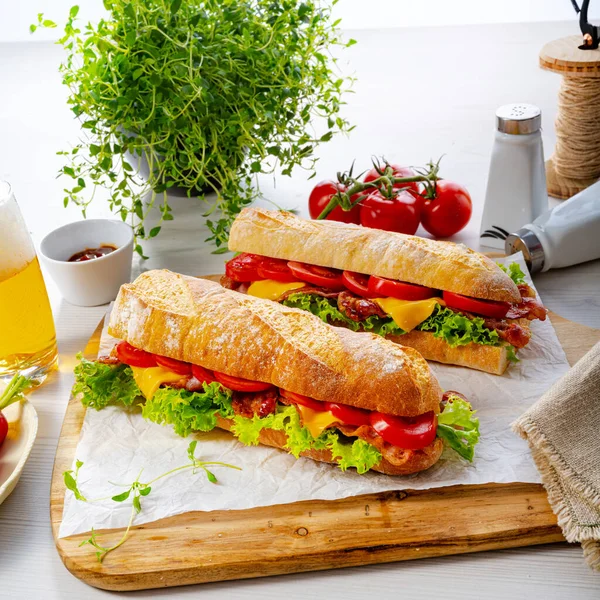 Crispy Baguette Bacon Tomatoes Cheese — Stock Photo, Image