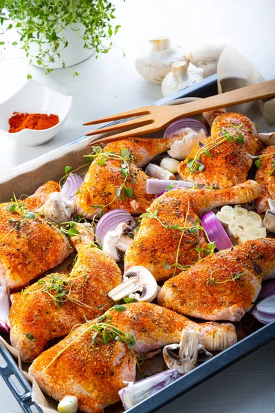 Jambes Poulet Préparées Avec Divers Légumes Herbes — Photo