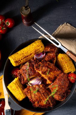 Fırından çıkmış pirzola.