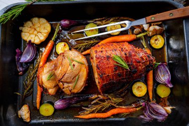 Sebzeli ve otlu Lecere roll rostosu.