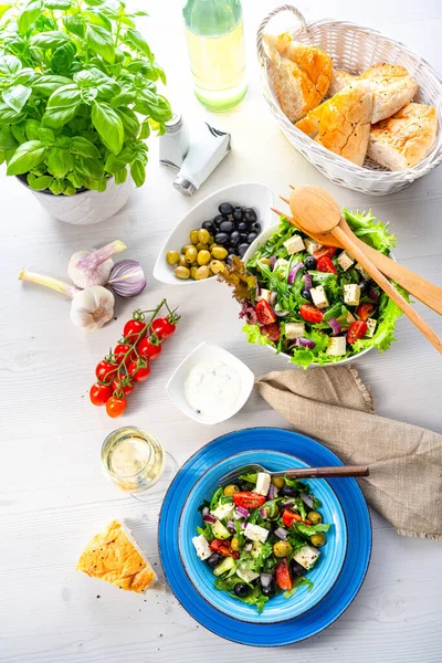 Rustieke Griekse Salade Met Schapenkaas — Stockfoto