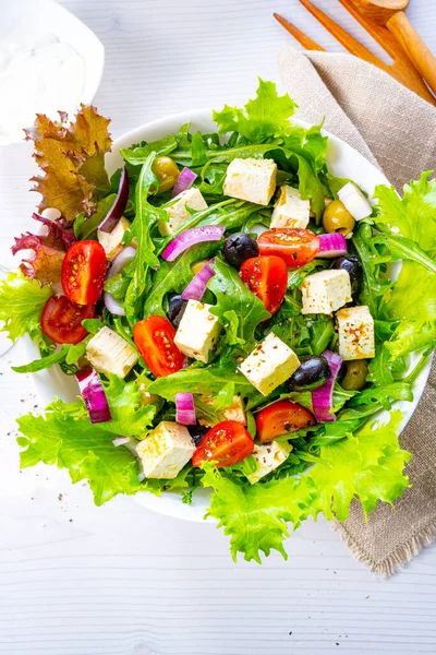 Koyun Peynirli Yunan Salatası Nefis Bir Klasik — Stok fotoğraf