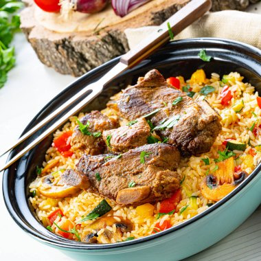 Sebzeli pilav ve et.