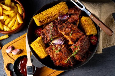 Fırından çıkmış pirzola.