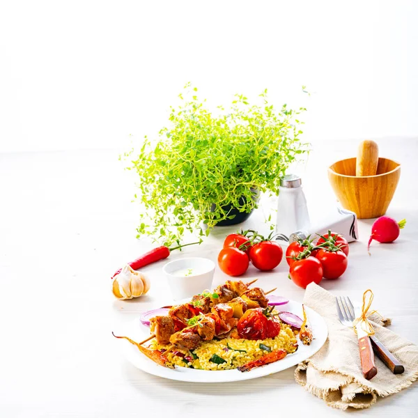 Shish Kebab Zöldségekkel Bulgur — Stock Fotó