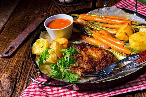 Grilled Neck Chops Caramelized Vegetables — Stock Photo, Image