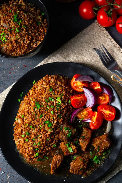 Grumos Trigo Sarraceno Assados Forno Com Goulash Carne — Fotografia de Stock