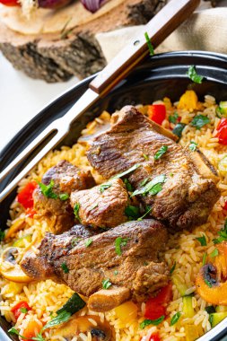 Sebzeli pilav ve et.