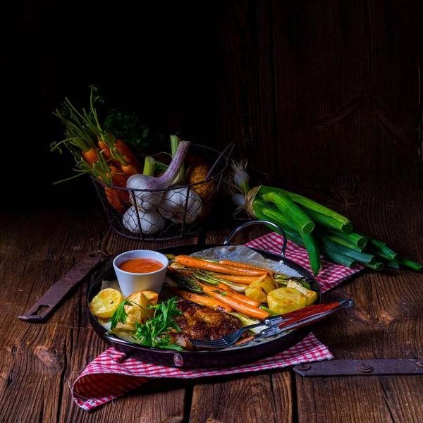 Grilled Neck Chops Caramelized Vegetables — Stock Photo, Image