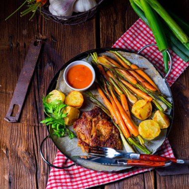 Karamelli sebzeli ızgara boyun pirzolası..