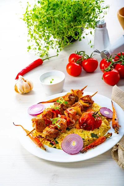 Brochetas Con Verduras Bulgur — Foto de Stock