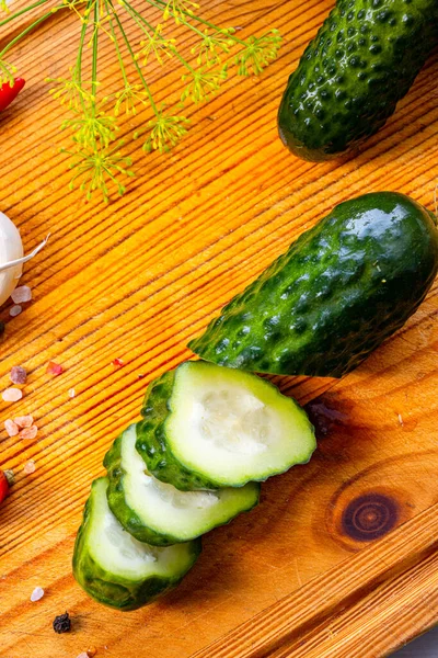 Frisch Eingelegte Gurken Mit Knoblauch Polieren Malosolne — Stockfoto