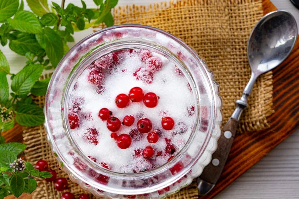 Deliciosas Grosellas Frescas Con Azúcar —  Fotos de Stock