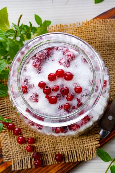 Deliciosas Grosellas Frescas Con Azúcar —  Fotos de Stock