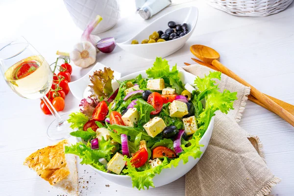 Griechischer Salat Mit Schafskäse Ein Köstlicher Klassiker — Stockfoto