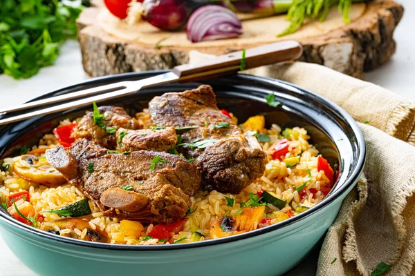 Sebzeli pilav ve et.