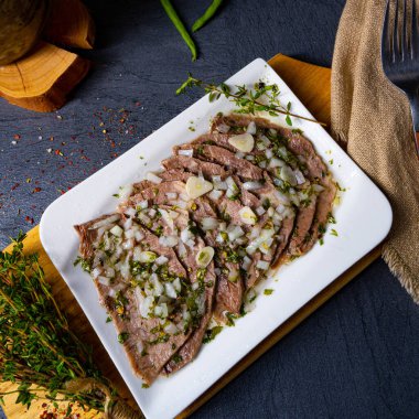 Üzümlü, lezzetli, soğuk et.