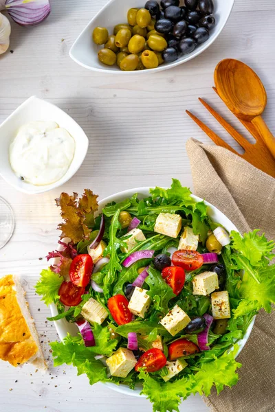 Koyun Peynirli Yunan Salatası Nefis Bir Klasik — Stok fotoğraf