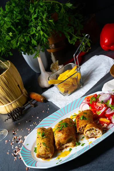 Salatalı Domuz Filetosundan Sebze Roulade — Stok fotoğraf