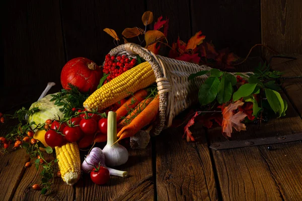 Gyönyörű Őszi Cornucopia Zöldségekkel — Stock Fotó