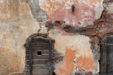 Kapıları ile eski bir kalenin duvar