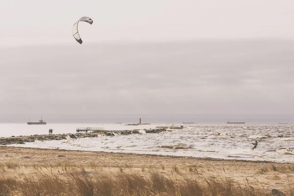 Viento en el mar Báltico en la desembocadura del río —  Fotos de Stock