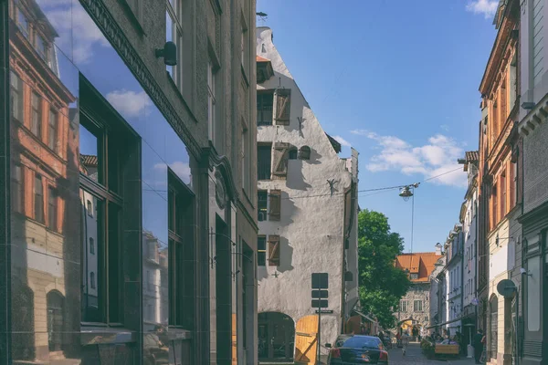 Pouliční život v historickém centru Rigy — Stock fotografie