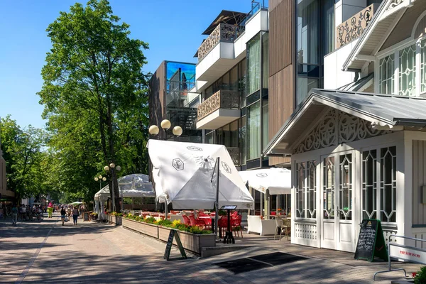 Centrala gatan i den resort staden Jurmala — Stockfoto