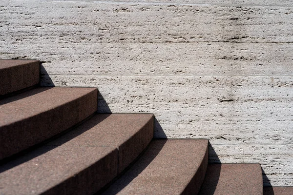 Étapes des escaliers en granit avec ombre — Photo