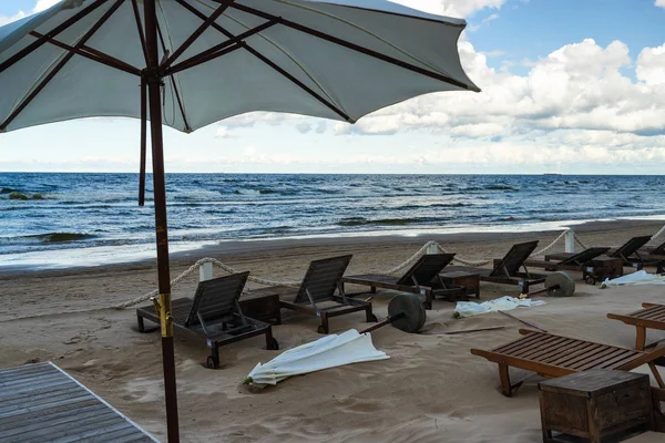 Café de verano en la playa de Jurmala en otoño —  Fotos de Stock