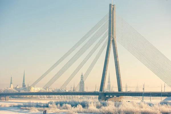 Kabelbrug in Riga in de winter — Stockfoto