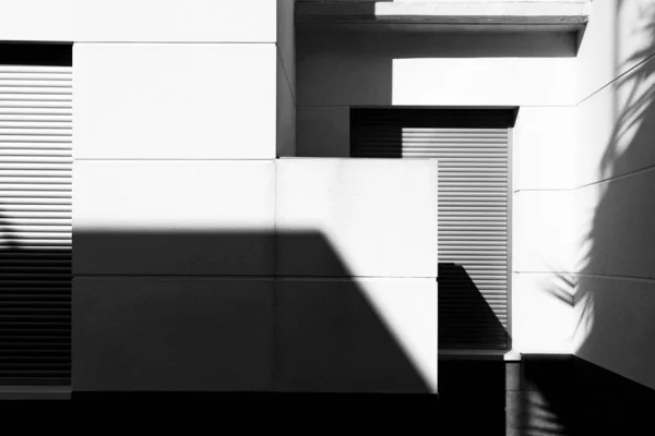 Zusammensetzung Von Licht Und Schatten Der Hausfassade Linien Und Formen — Stockfoto