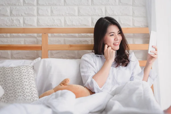 Happy Asian Woman Using Smartphone Bed Morning Wake — Stock Photo, Image