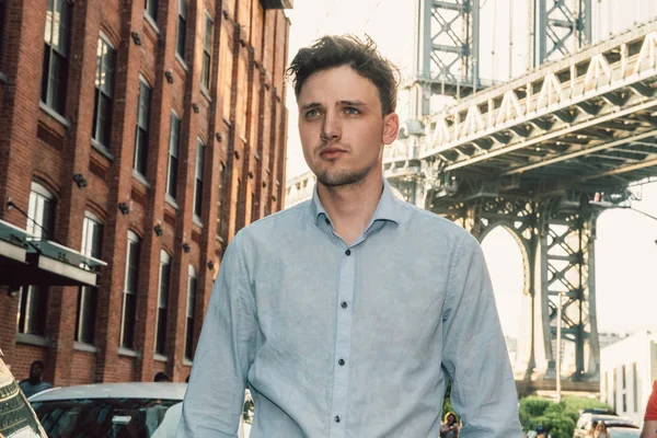 Joven Adulto Eterprenuer Hombre Caminando Calle Ciudad Nueva York — Foto de Stock