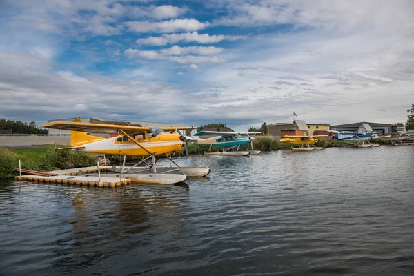 Aviões Aquáticos Privados Estacionados Aeroporto Aquático Lago Alasca Anchorage Imagens De Bancos De Imagens