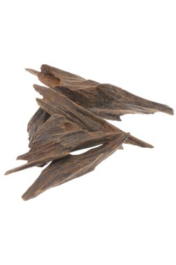 Seçici Odak Noktası, Agar Ormanı Çubukları ya da Agarwood Arkaplanı Tütsü için kullanılan tütsü Cipsleri Oud ya da Bakhoor gibi gerekli yağların parfümleri
